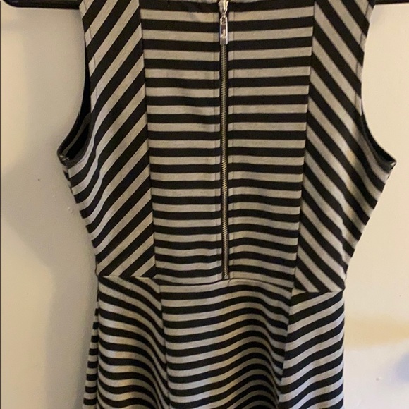 Ladies Guess dress - Picture 4 of 4